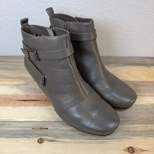 Abeo RINA Gray Leather Bootie Ankle Strap 2" Heel Size 8N Butter Soft Leather